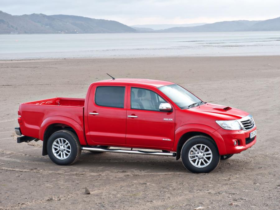  Toyota Hilux Double Cab 2011 года  (UK) (фото 20 из 30)